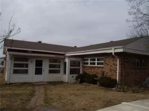 871 S Lake Rd, Springdale, AR 72762