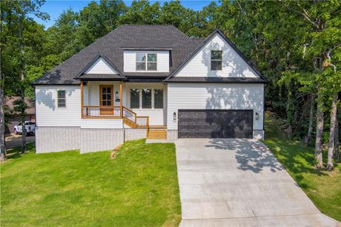 2961 N Oak Bailey Dr, Fayetteville, AR 72703