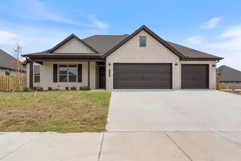 1341 Paragon Dr, Centerton, AR 72719