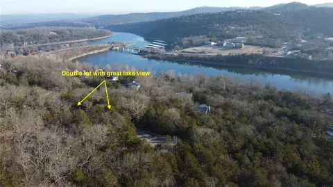 8 Oak Point Lane, Holiday Island, AR 72631