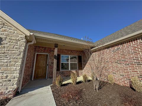 1037 Hampton St, Springdale, AR 72762 photo 3