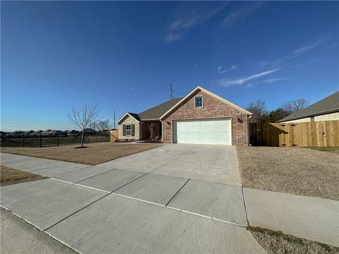 1037 Hampton St, Springdale, AR 72762 photo 1