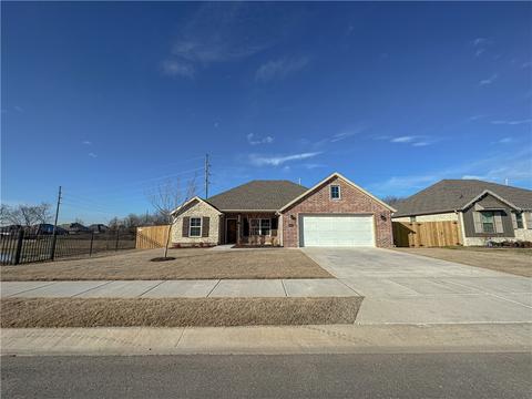 1037 Hampton St, Springdale, AR 72762 photo 2