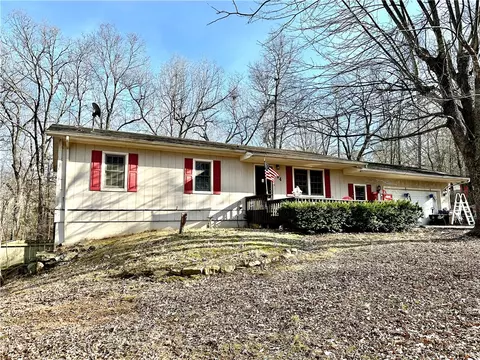 204 Dogwood Dr, Huntsville, AR 72740