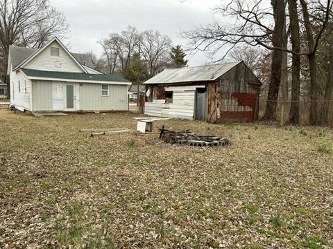 408 Oneida St, Seneca, MO 64865 photo 2