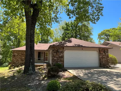 4 Swindon Ln, Bella Vista, AR 72715