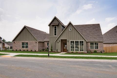 179 N Hawkstone Dr, Fayetteville, AR 72704