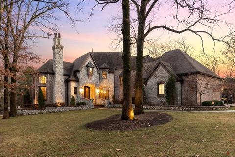 2839 E Township St, Fayetteville, AR 72703