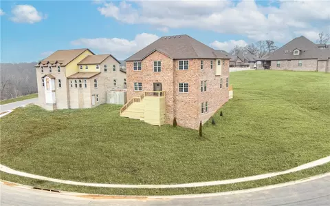 2308 NE Steinbeck Dr, Bentonville, AR 72712