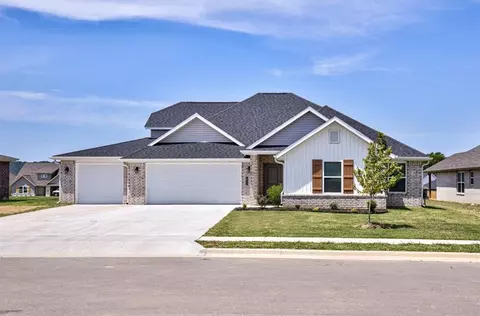 632 Hayden James St, Prairie Grove, AR 72753