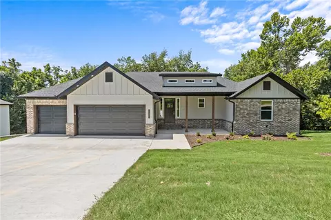 2141 Hopkins Ln, Pea Ridge, AR 72751