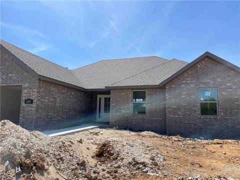 2815 S Angels Rd, Fayetteville, AR 72701