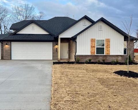 637 S Benchmark Ave, Fayetteville, AR 72704