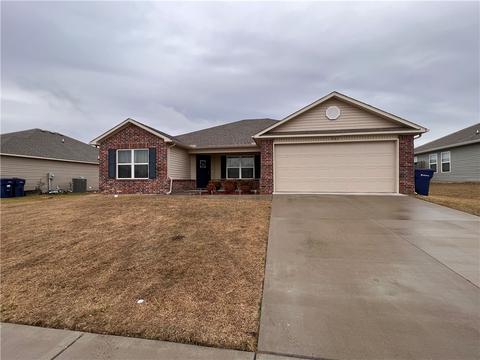 601 Fitchberg St, Siloam Springs, AR 72761