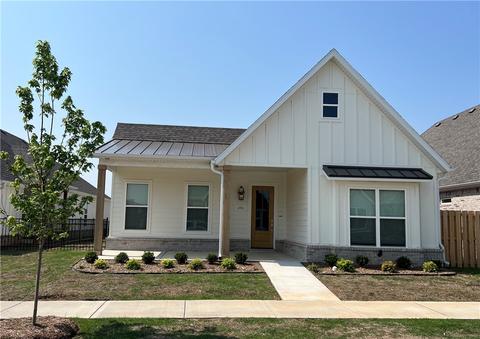 6901 Somerset Pl, Springdale, AR 72762