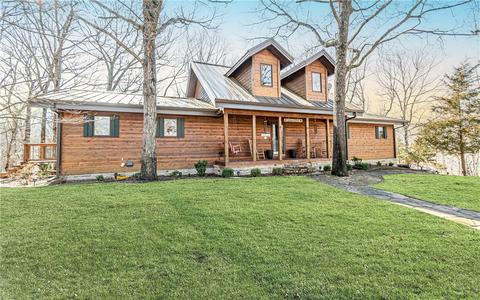 106 E Woodrock Ln, Rogers, AR 72756