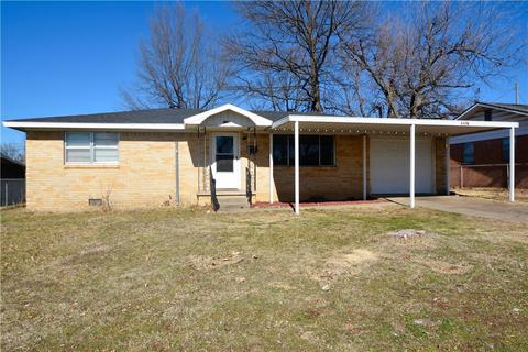 1104 Rhodes Ave, Springdale, AR 72764
