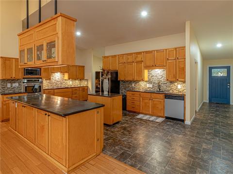 22682 War Eagle Rd, Springdale, AR 72764