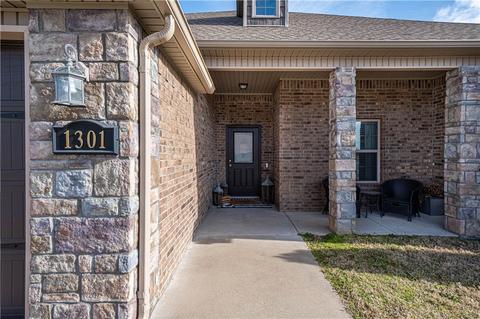 1301 Walker Dr, Rogers, AR 72756 photo 2