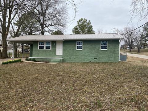 215 Northview Ave, Huntsville, AR 72740
