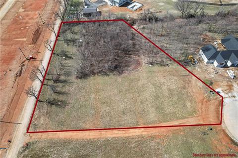 1801 Park Place Ln, Centerton, AR 72719