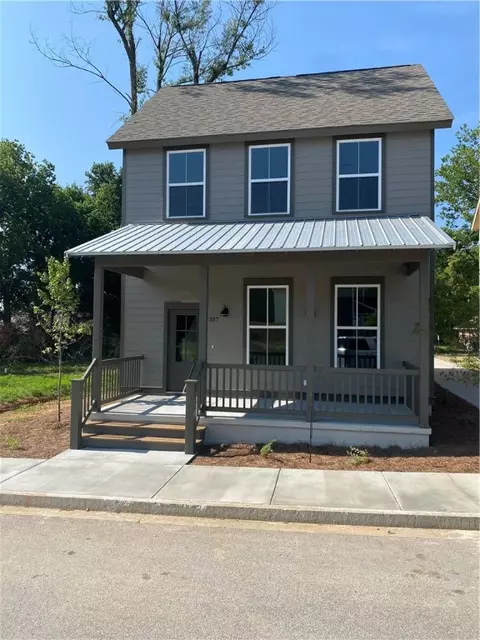 337 E 11th St, Fayetteville, AR 72701