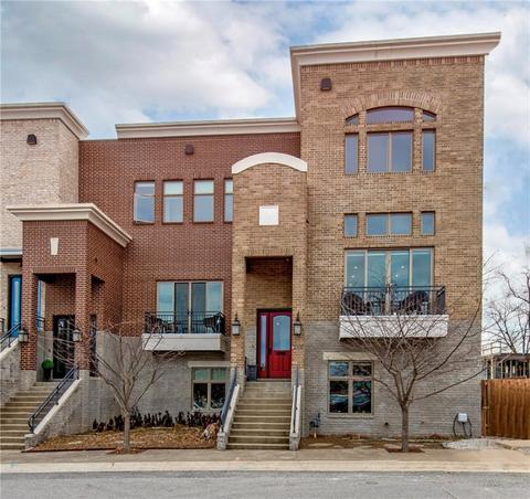 202 SE A St, Bentonville, AR 72712