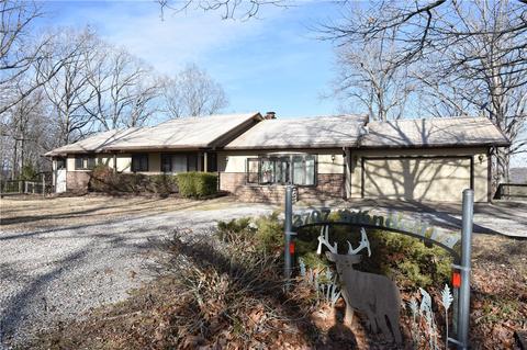 3707 Mundell Rd, Eureka Springs, AR 72631