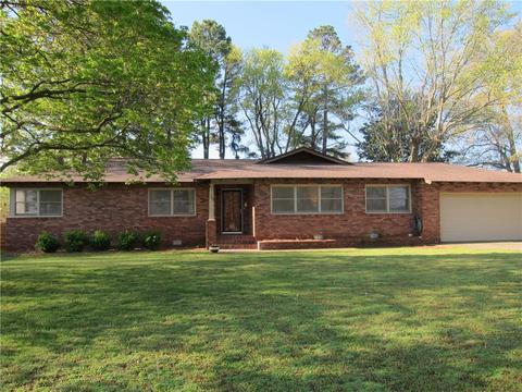 712 W Alpine St, Siloam Springs, AR 72761