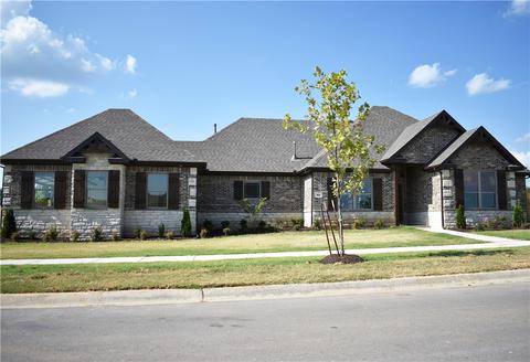 5824 W Persimmon St, Fayetteville, AR 72704