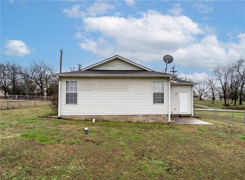 1546 3rd St, Gentry, AR 72734 photo 5