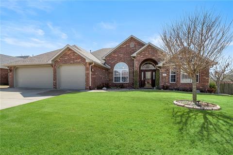 119 Skinner St, Centerton, AR 72719 photo 2