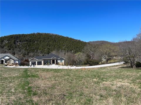 62 Lakeside Dr, Holiday Island, AR 72631