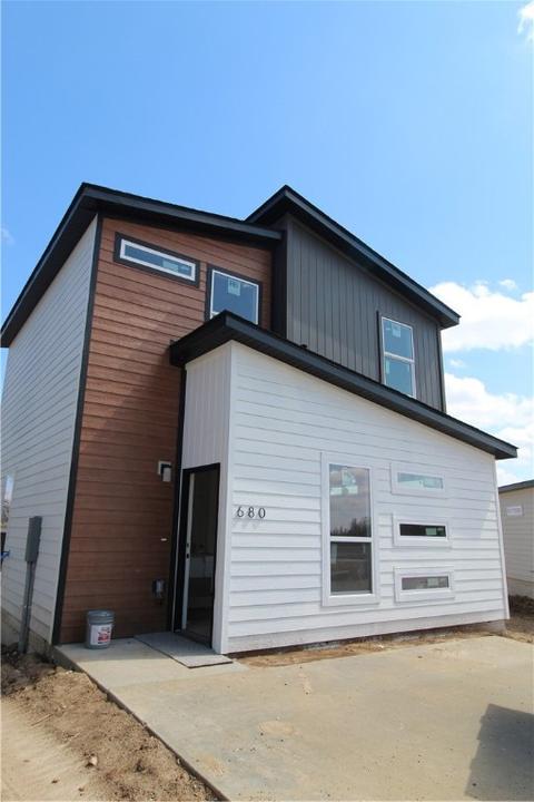 680 Pacific Ave, Centerton, AR 72719