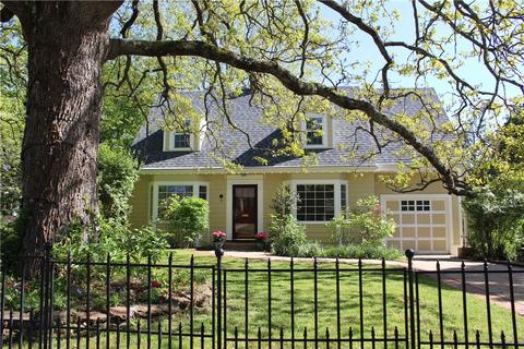 335 W Holly St, Fayetteville, AR 72703