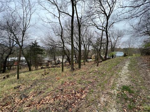 S Mashburn Avenue, Fayetteville, AR 72701