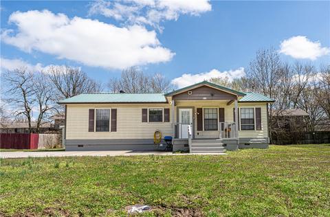 313 Laura St, Springdale, AR 72764