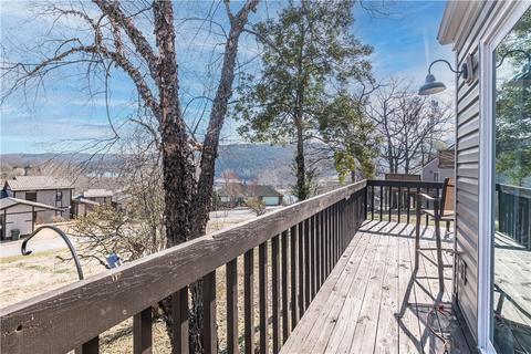 39 Oak Point Dr, Holiday Island, AR 72631