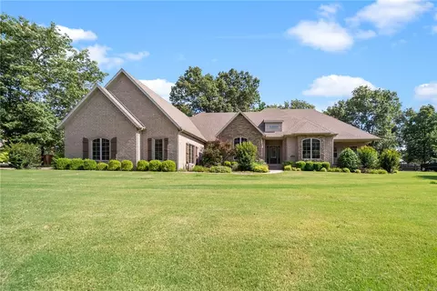 5834 Bannister Dr, Fayetteville, AR 72704