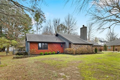203 E Andrew Ave, Springdale, AR 72764 photo 2