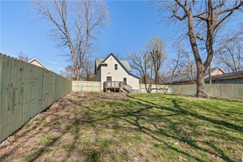 516 E Spring St, Rogers, AR 72756 photo 13