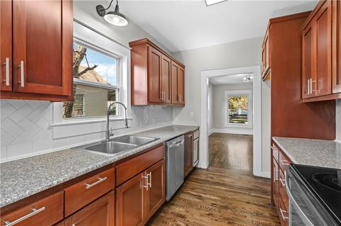 516 E Spring St, Rogers, AR 72756 photo 6