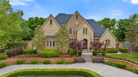 35 W Nottingham Ln, Rogers, AR 72758