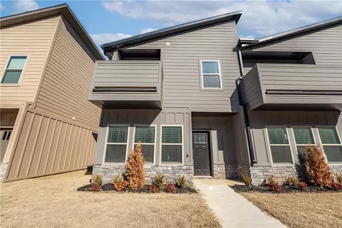 2236 Million Ln, Fayetteville, AR 72704