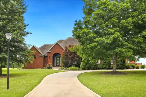 248 Napa Dr, Fayetteville, AR 72703