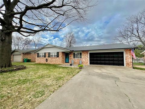 2106 Ellen St, Springdale, AR 72762 photo 1