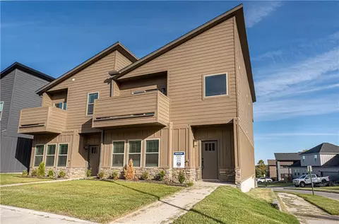 2148 Million Ln, Fayetteville, AR 72704