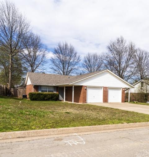 2421 Olrich St, Rogers, AR 72758