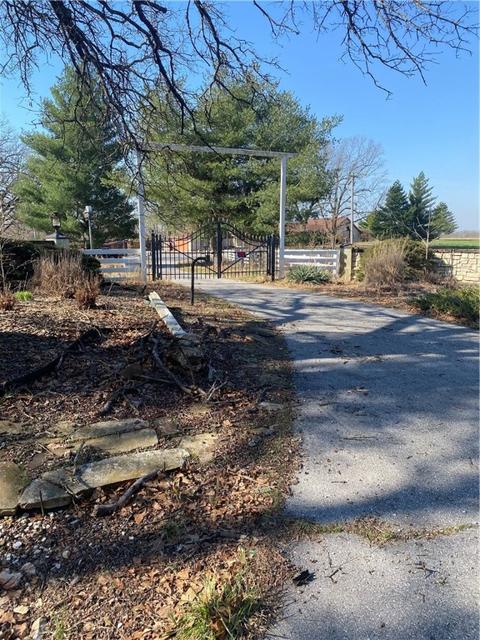 12421 Route E, Pineville, MO 64856 photo 3