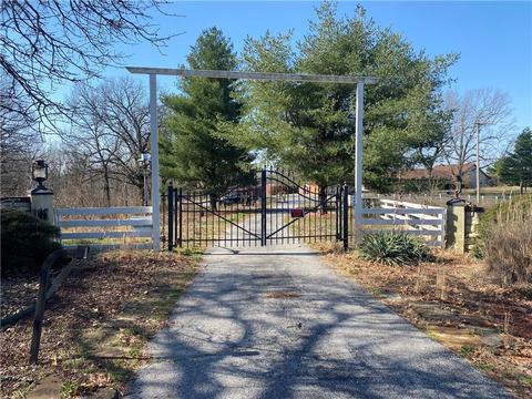 12421 Route E, Pineville, MO 64856 photo 4